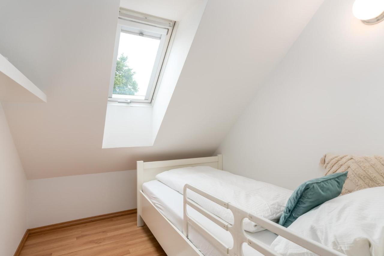 Veens Crew Home 7 Pax Dreieich Esterno foto